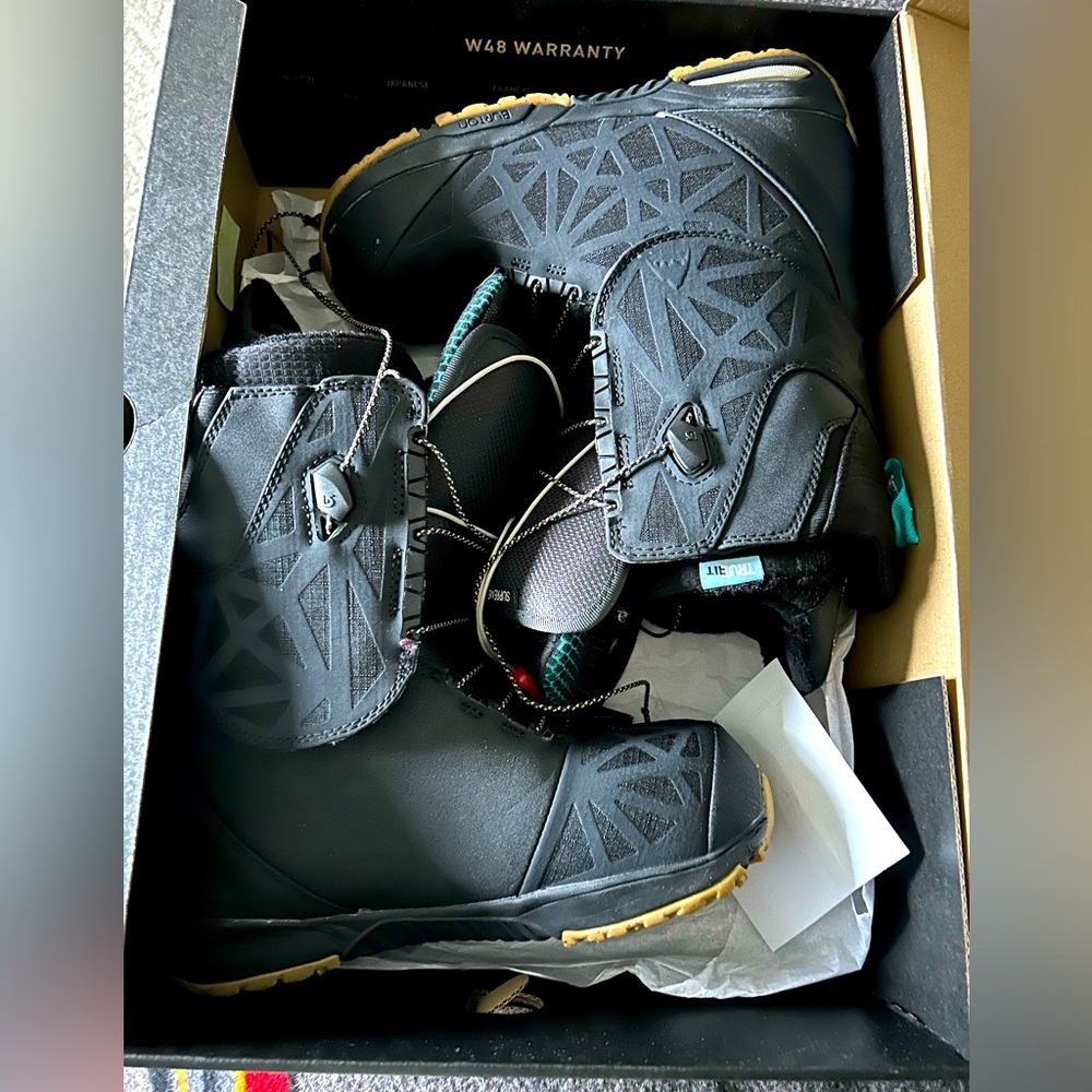 Burton women’s supreme snowboard boots